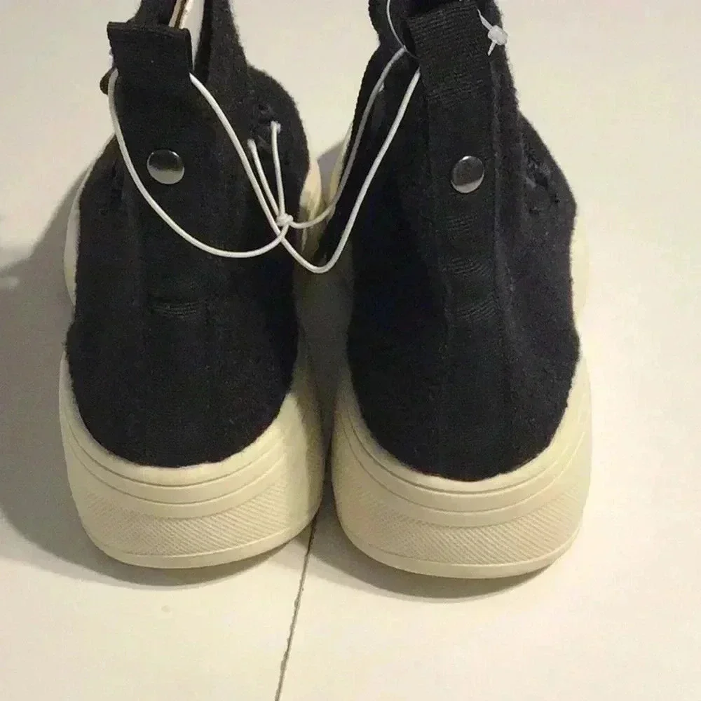 Women’s Ankle Sock Lace Up Sneakers Size 8